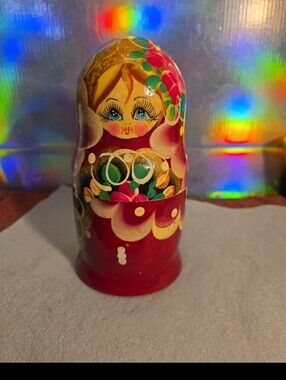 081526 Russian Nesting Dolls Handmade Traditional Collectible Set 5 Piece.   3.2